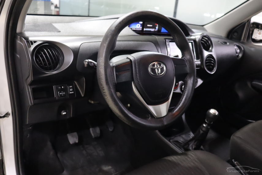 toyota etios 1.3 x 16v flex 4p manual 20193