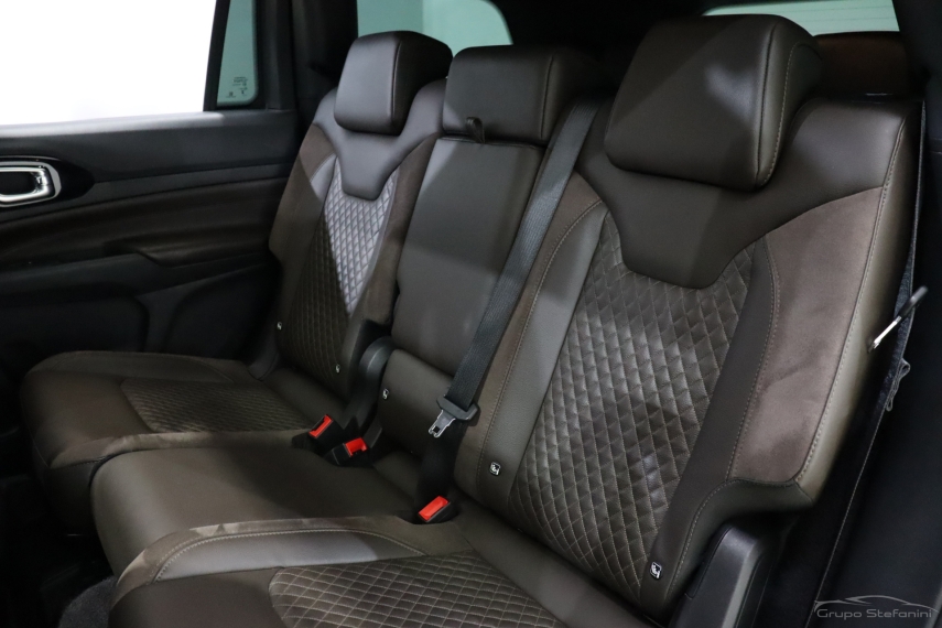 jeep commander 2.0 td380 turbo diesel overland at9 4p automatico 20238