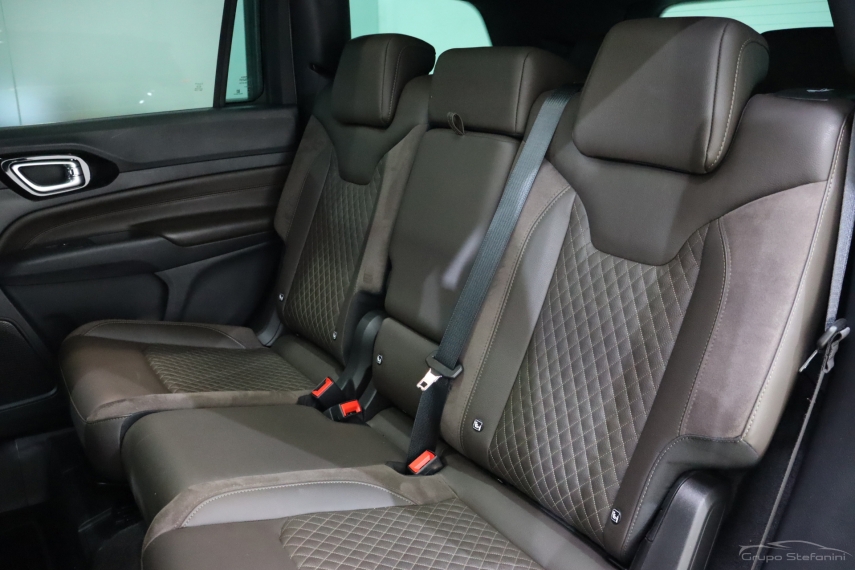 jeep commander 2.0 td380 turbo diesel overland at9 4p automatico 20237