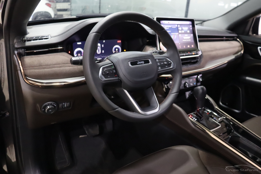 jeep commander 2.0 td380 turbo diesel overland at9 4p automatico 20233