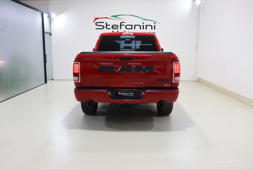 ram classic 5.7 v8 gasolina laramie night edition cd 4x4 automatico 4p 202211