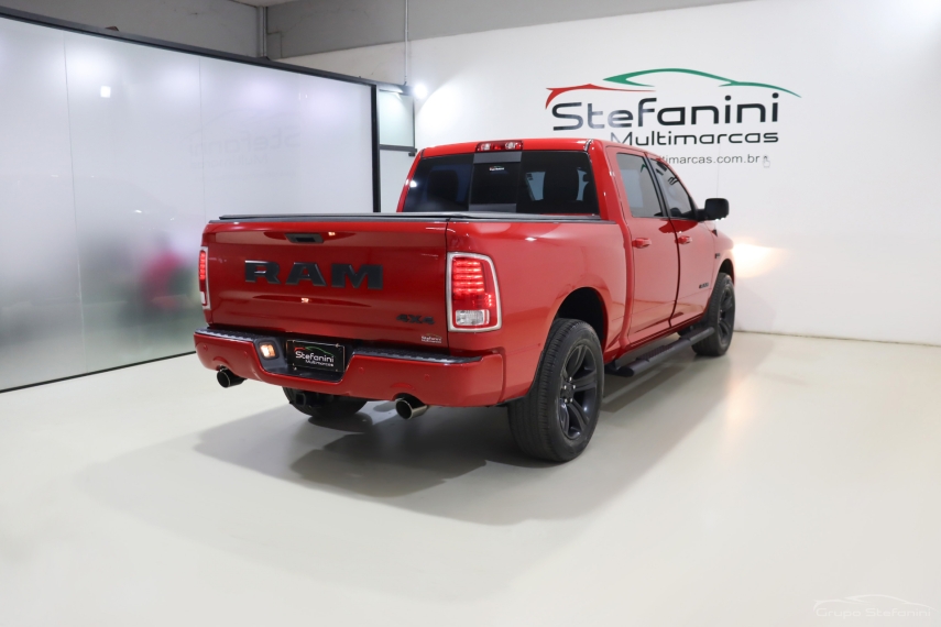 ram classic 5.7 v8 gasolina laramie night edition cd 4x4 automatico 4p 202210