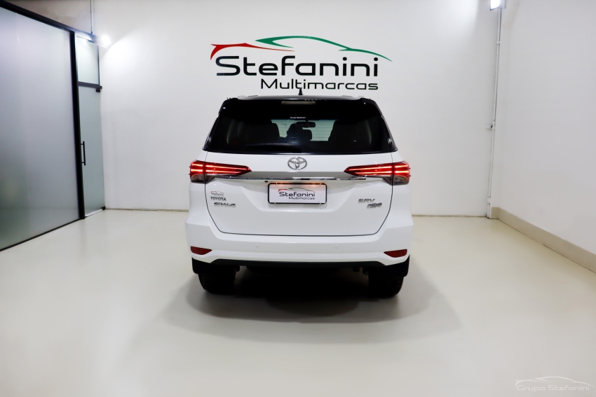 toyota hilux sw4 2.7 srv 7 lugares 4x2 16v flex 4p automatico 201912
