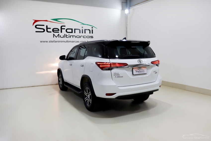 toyota hilux sw4 2.7 srv 7 lugares 4x2 16v flex 4p automatico 201913