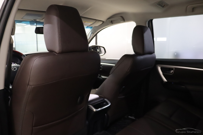 toyota hilux sw4 2.7 srv 7 lugares 4x2 16v flex 4p automatico 20199