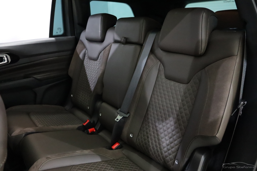 jeep commander 2.0 td380 turbo diesel overland at9 4p automatico 20237