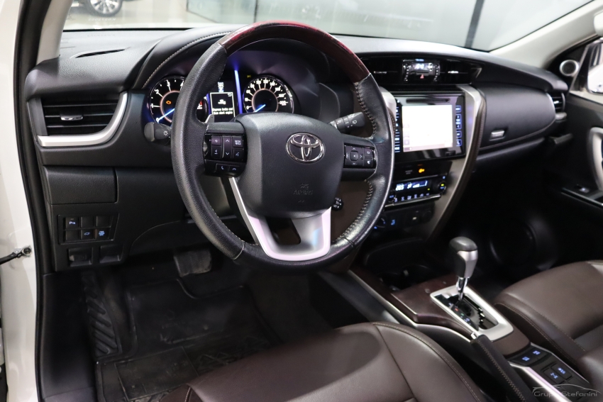 toyota hilux sw4 2.8 srx 4x4 7 lugares 16v turbo intercooler diesel 4p automatico 20193