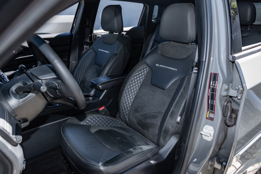 jeep compass 2.0 hurricane 4 turbo gasolina blackhawk at9 4p automatico 2025