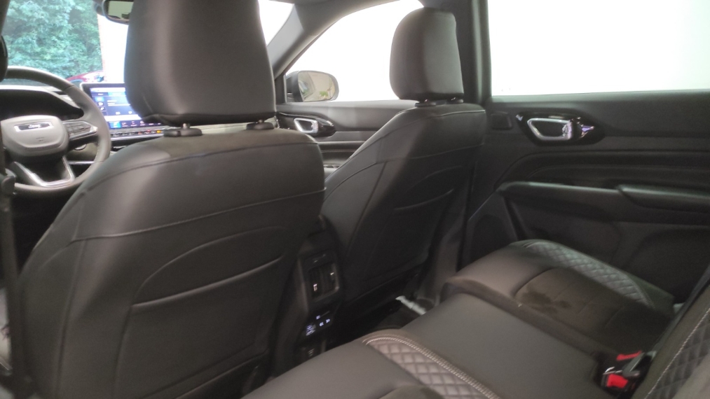 Carro JEEP COMMANDER