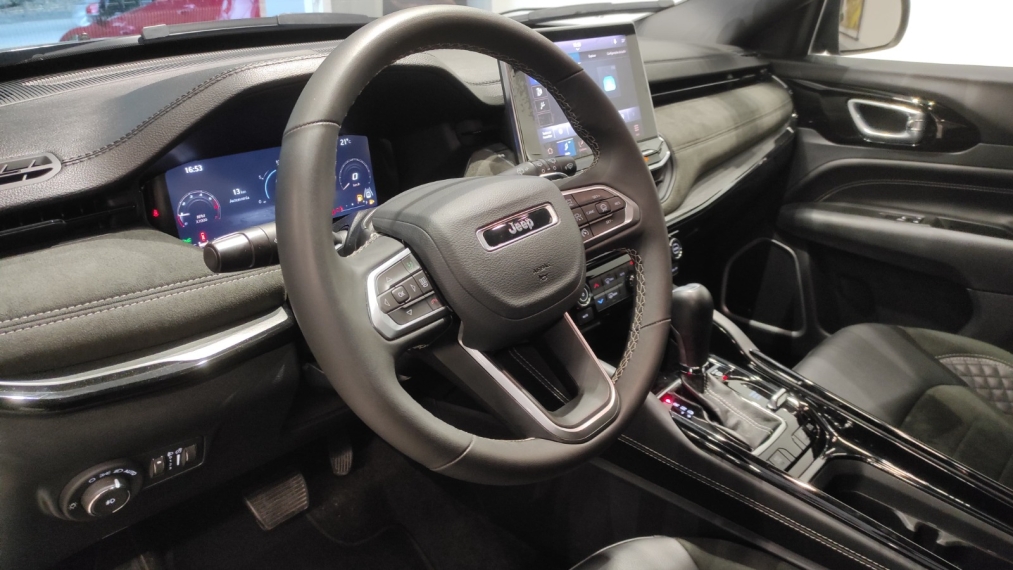 Carro JEEP COMMANDER