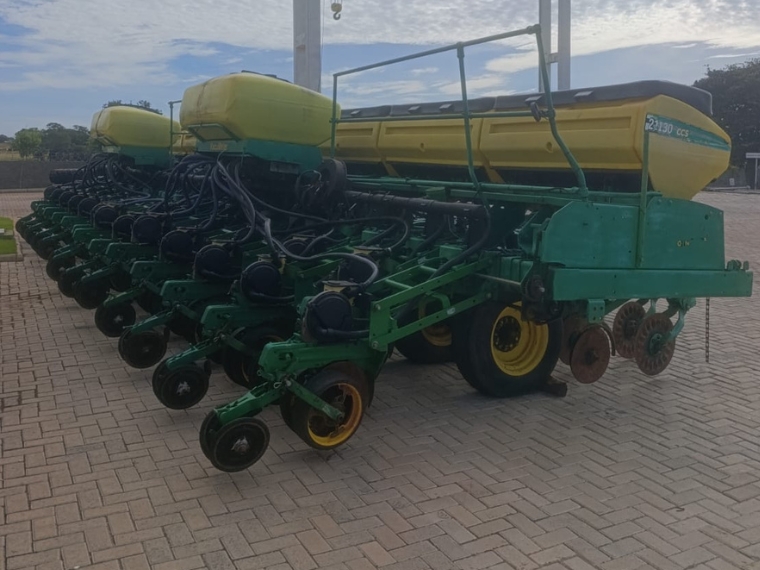 john deere plantadeira 2130-30l ano 2010 diesel 1p automatico1