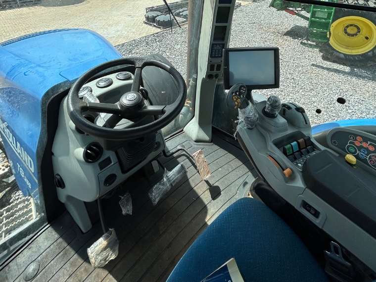 new holland trator t8 355 ano 2015 diesel 1p automatico8
