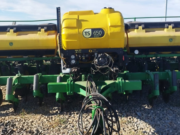 john deere plantadeira 2113-12l ano 2011 hibrido automatico3