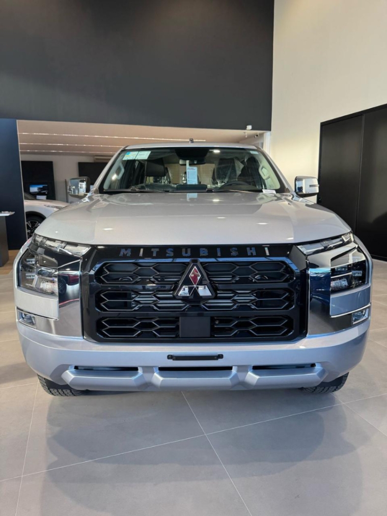mitsubishi triton 2.4 biturbo diesel cd hpe 4x4 automatico 4p 2027
