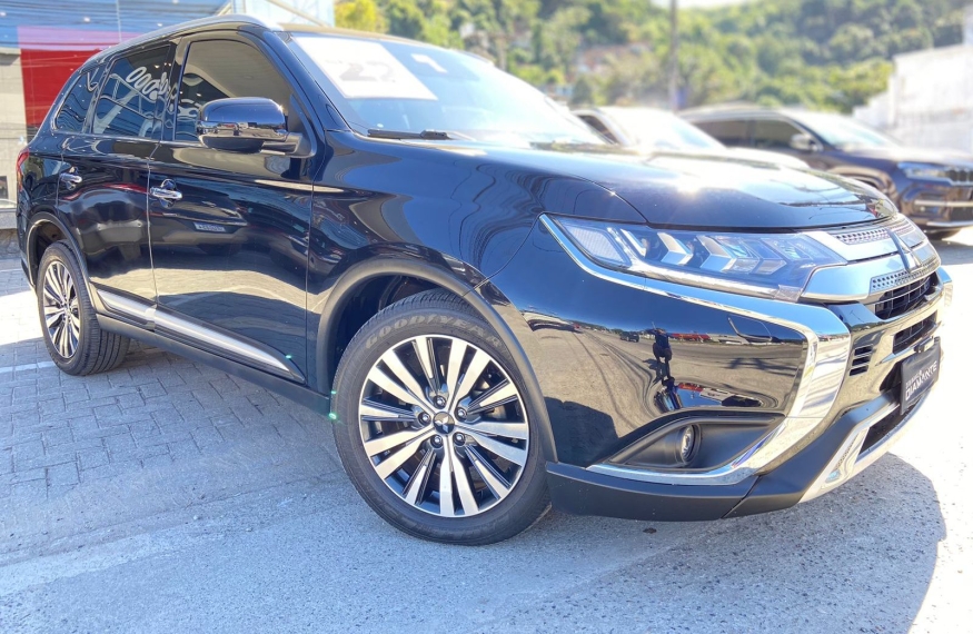 mitsubishi outlander 2.2 mivec di-d diesel hpe-s awd automatico 4p 2022