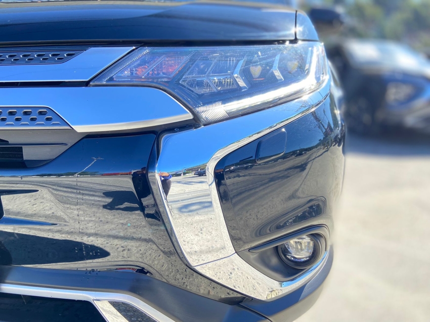 mitsubishi outlander 2.2 mivec di-d diesel hpe-s awd automatico 4p 2022