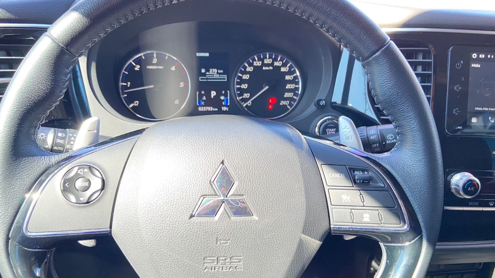 mitsubishi outlander 2.2 mivec di-d diesel hpe-s awd automatico 4p 2022