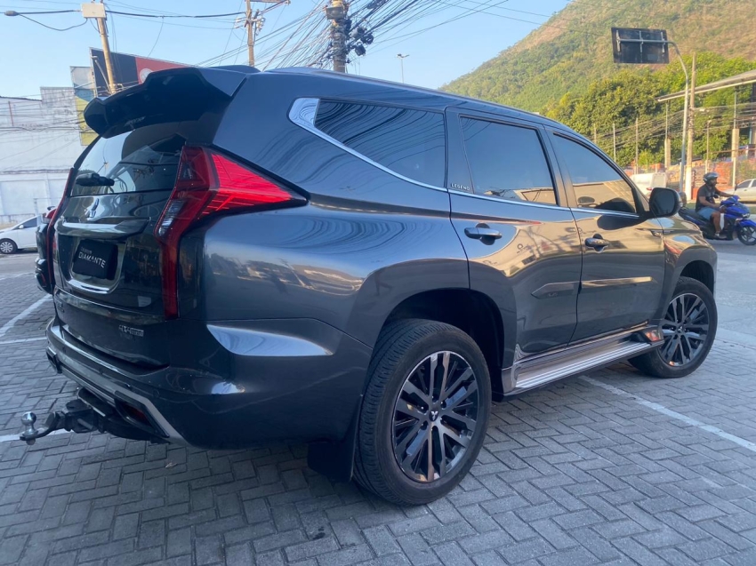 mitsubishi pajero sport 2.4 16v mivec turbo diesel legend awd automatico 4p 2024