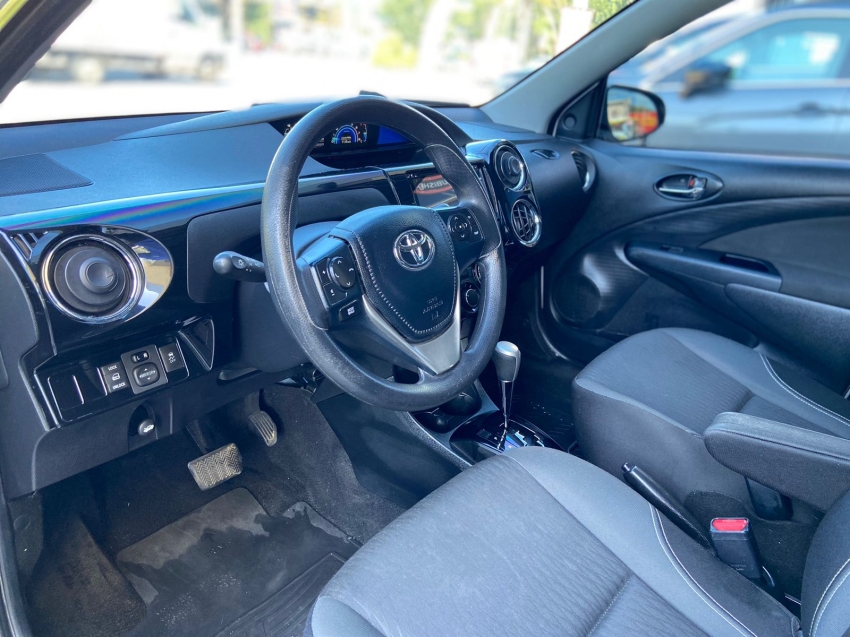 toyota etios 1.5 x plus 16v flex 4p automatico 2020