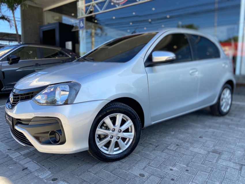 toyota etios 1.5 x plus 16v flex 4p automatico 2020