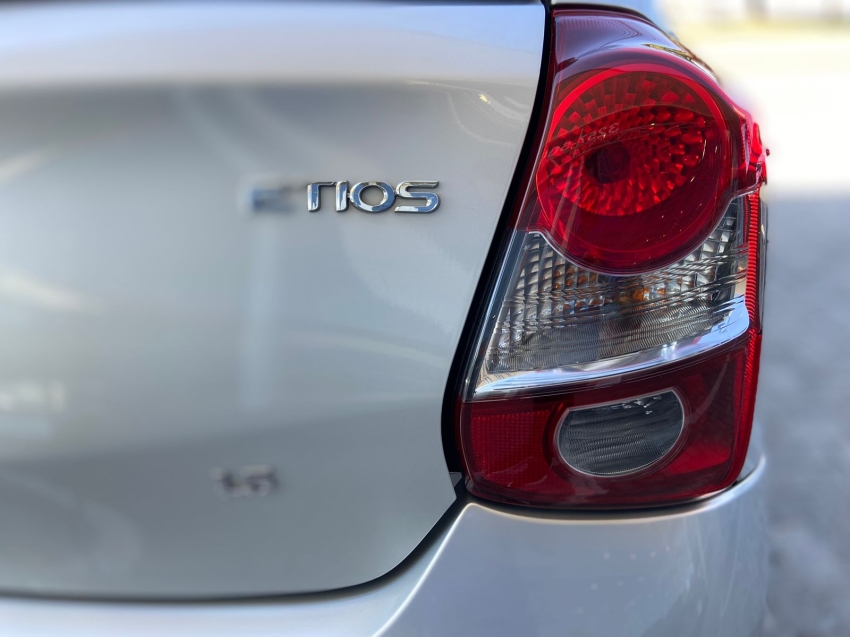 toyota etios 1.5 x plus 16v flex 4p automatico 2020