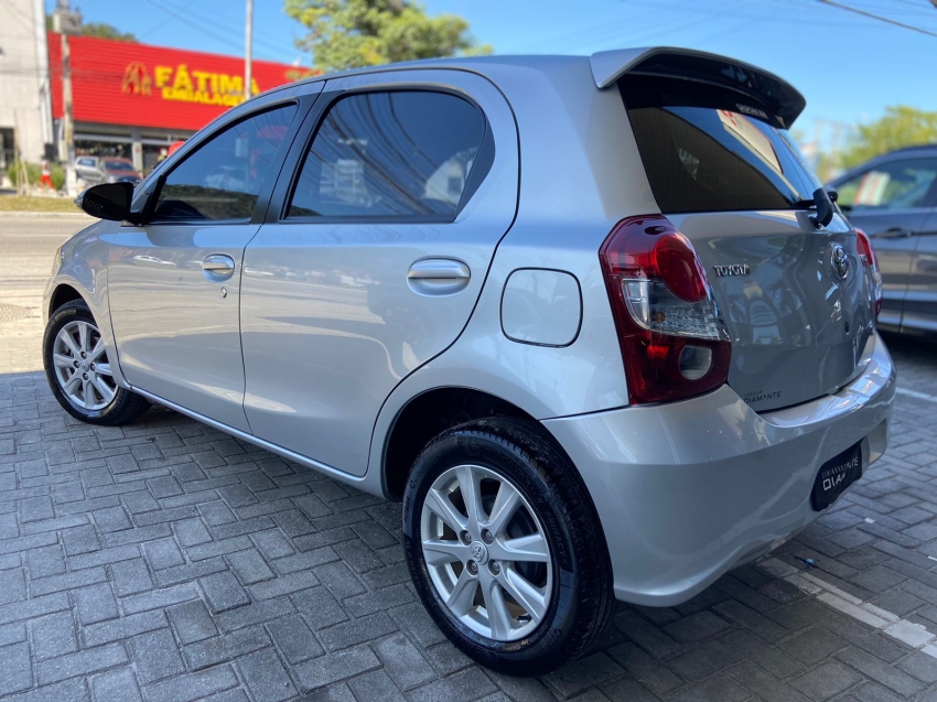 toyota etios 1.5 x plus 16v flex 4p automatico 2020