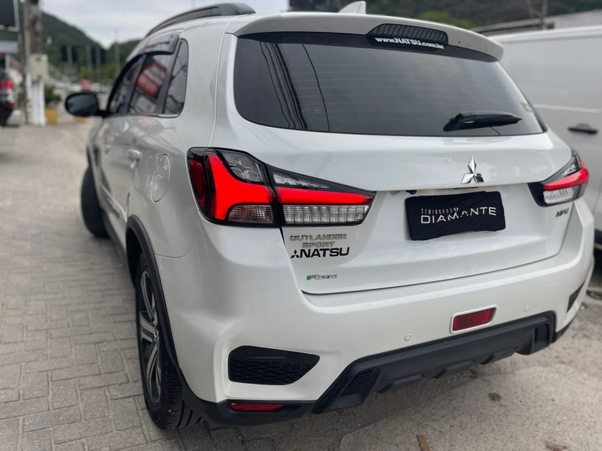 mitsubishi outlander sport 2.0 mivec flex hpe automatico 4p 2022