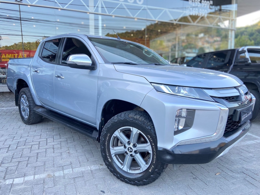 mitsubishi l200 triton 2.4 16v turbo diesel sport hpe cd 4p 4x4 automatico 2022