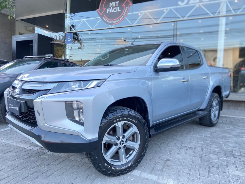 mitsubishi l200 triton 2.4 16v turbo diesel sport hpe cd 4p 4x4 automatico 2022