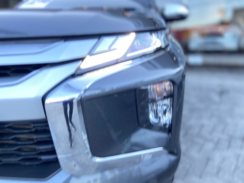 mitsubishi l200 triton 2.4 16v turbo diesel sport hpe cd 4p 4x4 automatico 2024