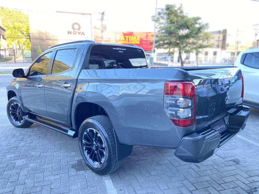 mitsubishi l200 triton 2.4 16v turbo diesel sport hpe cd 4p 4x4 automatico 2024
