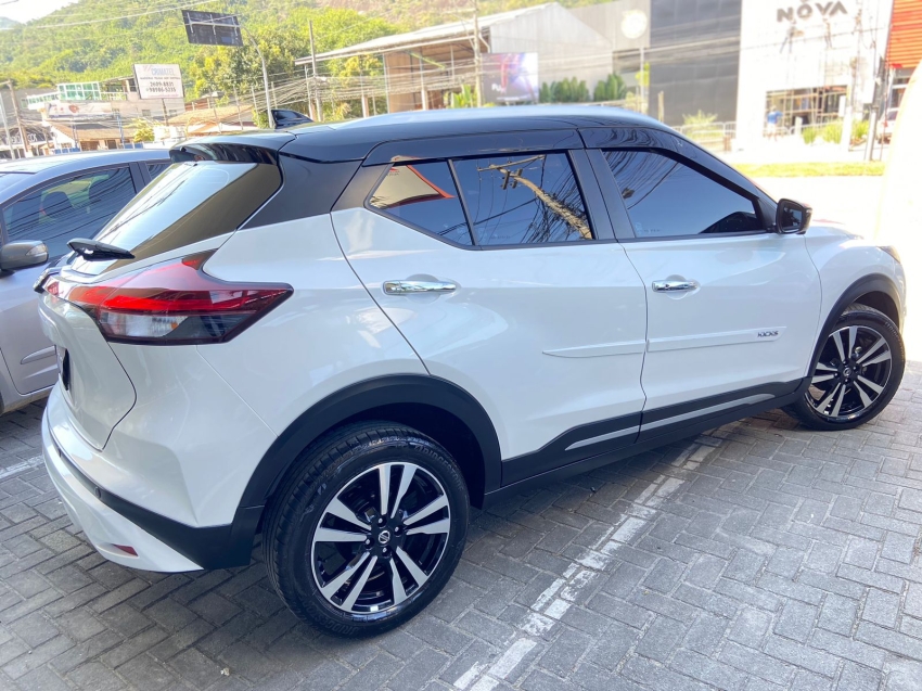 nissan kicks 1.6 16v flexstart exclusive xtronic flex 4p automatico 2022