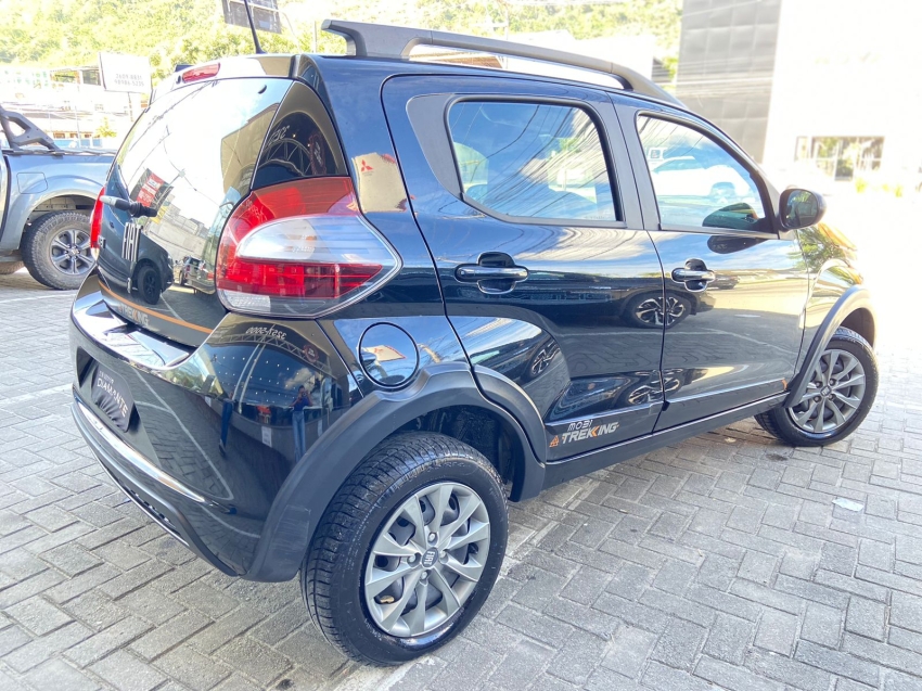 fiat mobi 1.0 evo flex trekking manual 4p 2024