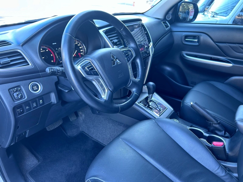mitsubishi l200 triton 2.4 16v turbo diesel sport hpe-s cd 4p 4x4 automatico 2023