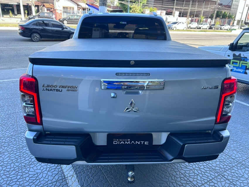 mitsubishi l200 triton 2.4 16v turbo diesel sport hpe-s cd 4p 4x4 automatico 2023