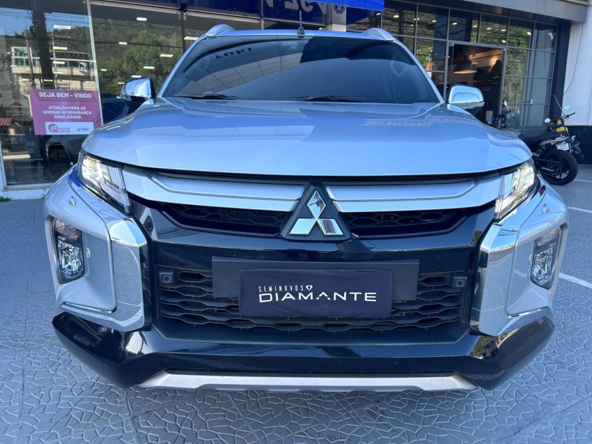 mitsubishi l200 triton 2.4 16v turbo diesel sport hpe-s cd 4p 4x4 automatico 2023