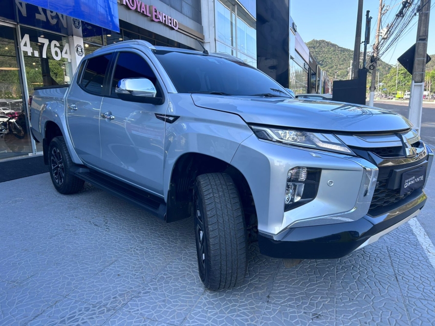 mitsubishi l200 triton 2.4 16v turbo diesel sport hpe-s cd 4p 4x4 automatico 2023