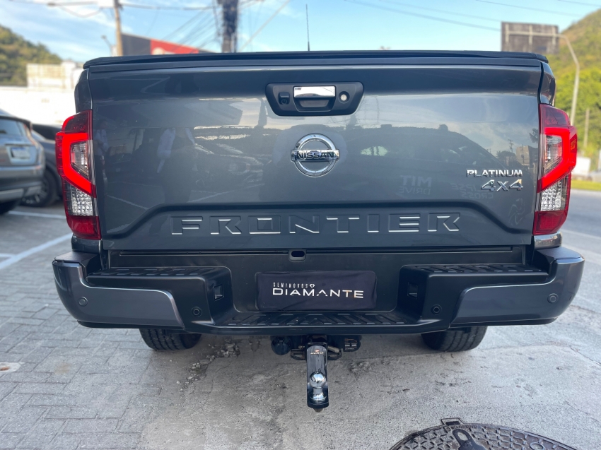 nissan frontier 2.3 16v turbo diesel platinum cd 4x4 automatico 4p 202319