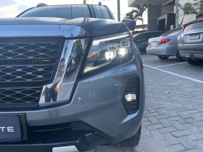 nissan frontier 2.3 16v turbo diesel platinum cd 4x4 automatico 4p 20232