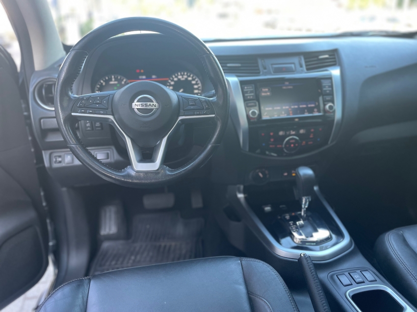 nissan frontier 2.3 16v turbo diesel platinum cd 4x4 automatico 4p 202311