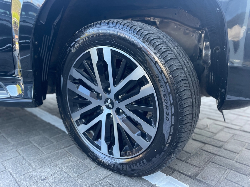 mitsubishi pajero sport 2.4 16v mivec turbo diesel legend awd automatico 4p 20243