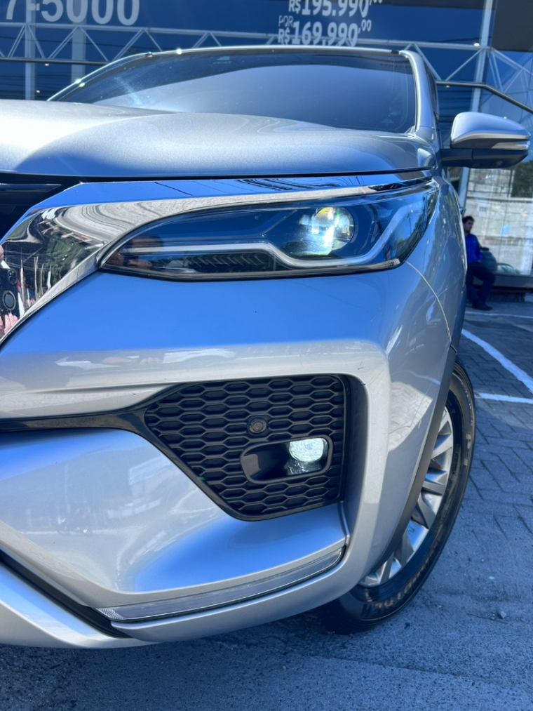 toyota hilux sw4 2.8 d-4d turbo diesel srx 4x4 automatico 4p 20242