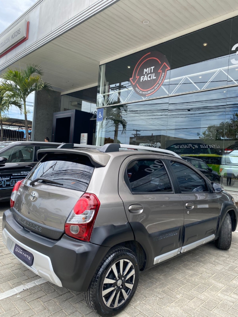toyota etios cross 1.5 16v flex 4p manual 201714