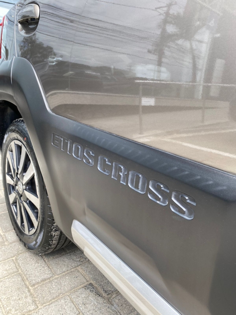 toyota etios cross 1.5 16v flex 4p manual 20174