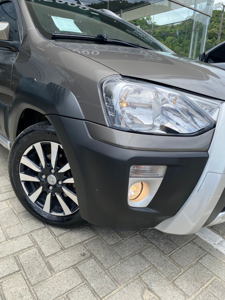 toyota etios cross 1.5 16v flex 4p manual 20173