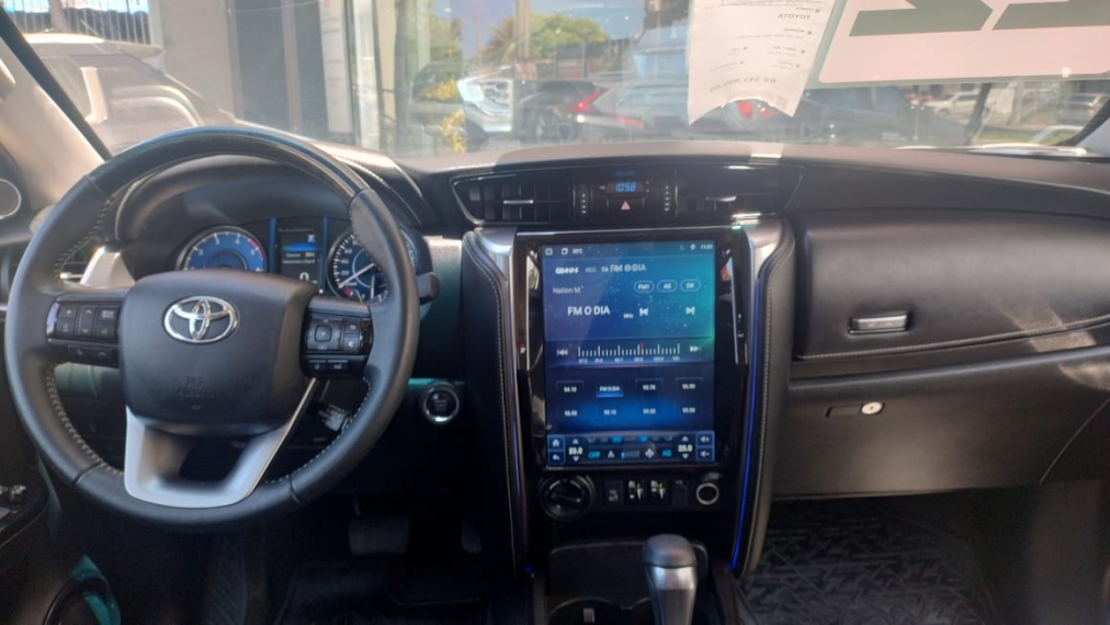 toyota hilux sw4 2.8 d-4d turbo diesel srx 7l 4x4 automatico 4p 20225