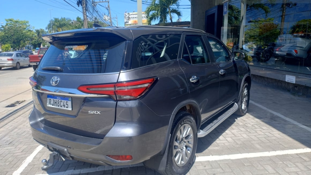 toyota hilux sw4 2.8 d-4d turbo diesel srx 7l 4x4 automatico 4p 202216