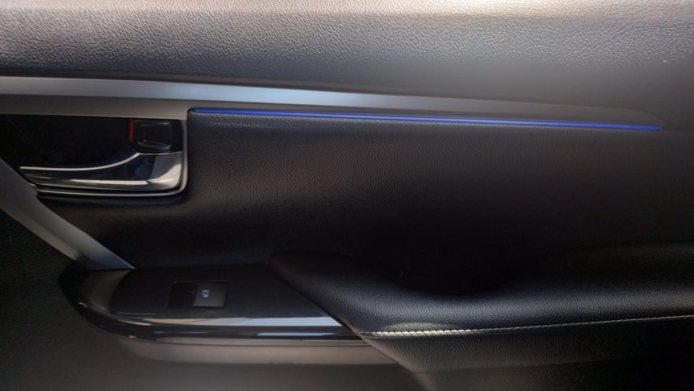 toyota hilux sw4 2.8 d-4d turbo diesel srx 7l 4x4 automatico 4p 20229