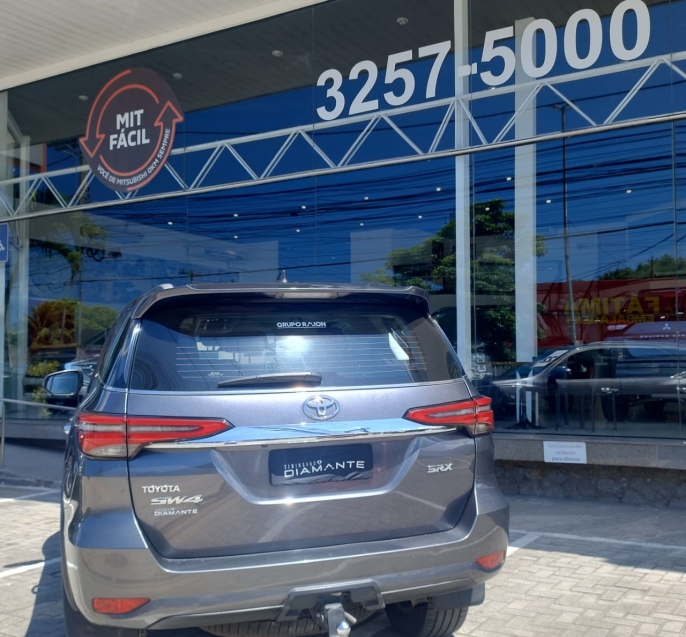 toyota hilux sw4 2.8 d-4d turbo diesel srx 7l 4x4 automatico 4p 202217