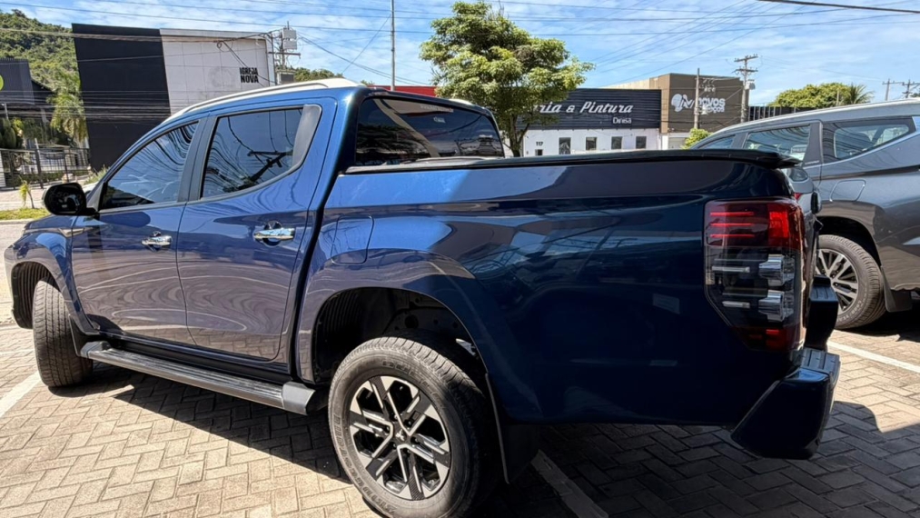 mitsubishi l200 triton 2.4 16v turbo diesel sport hpe-s cd 4p 4x4 automatico 20246